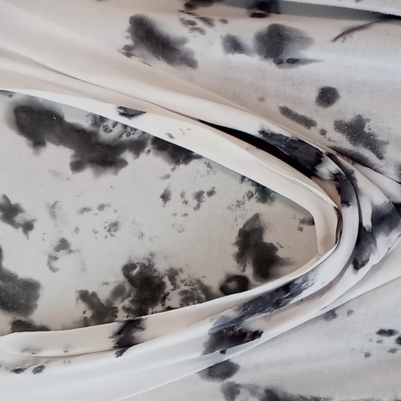 Very Pretty Tie-Dye Top - Picture 2 of 10